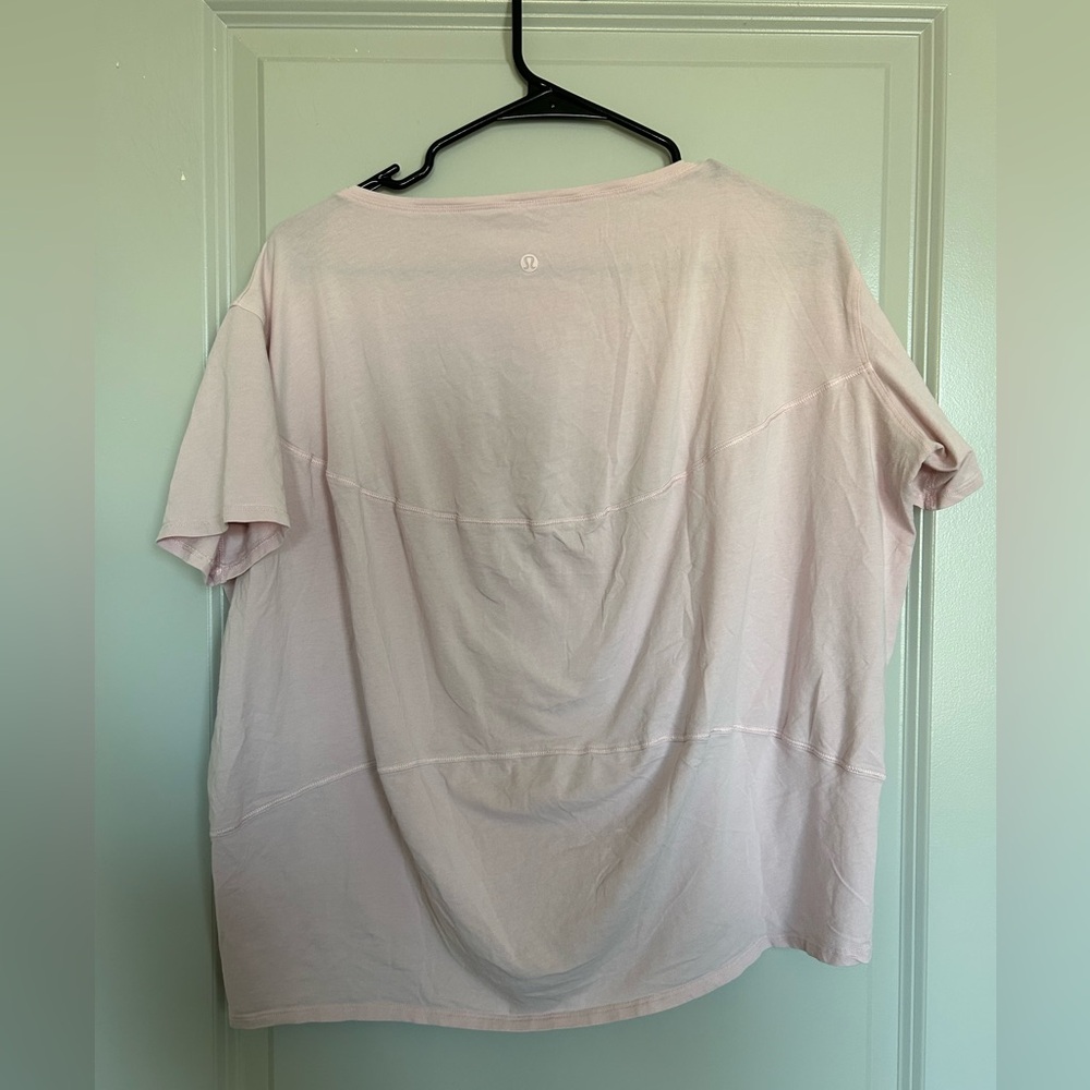 Lululemon Back in Action tee dusty rose - Picture 7 of 9